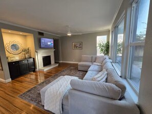 TV, fireplace - Ripon Park House 1BR Suite (Ripon)