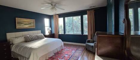 1 habitación, tabla de planchar con plancha, wifi y ropa de cama