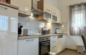 Fridge, oven, stovetop, dishwasher - Beautiful apartment in Vir with WiFi (Vir)