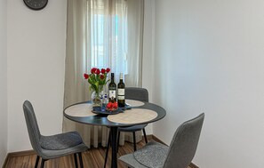 Dining - 1 bedroom gorgeous apartment in Vir (Vir)