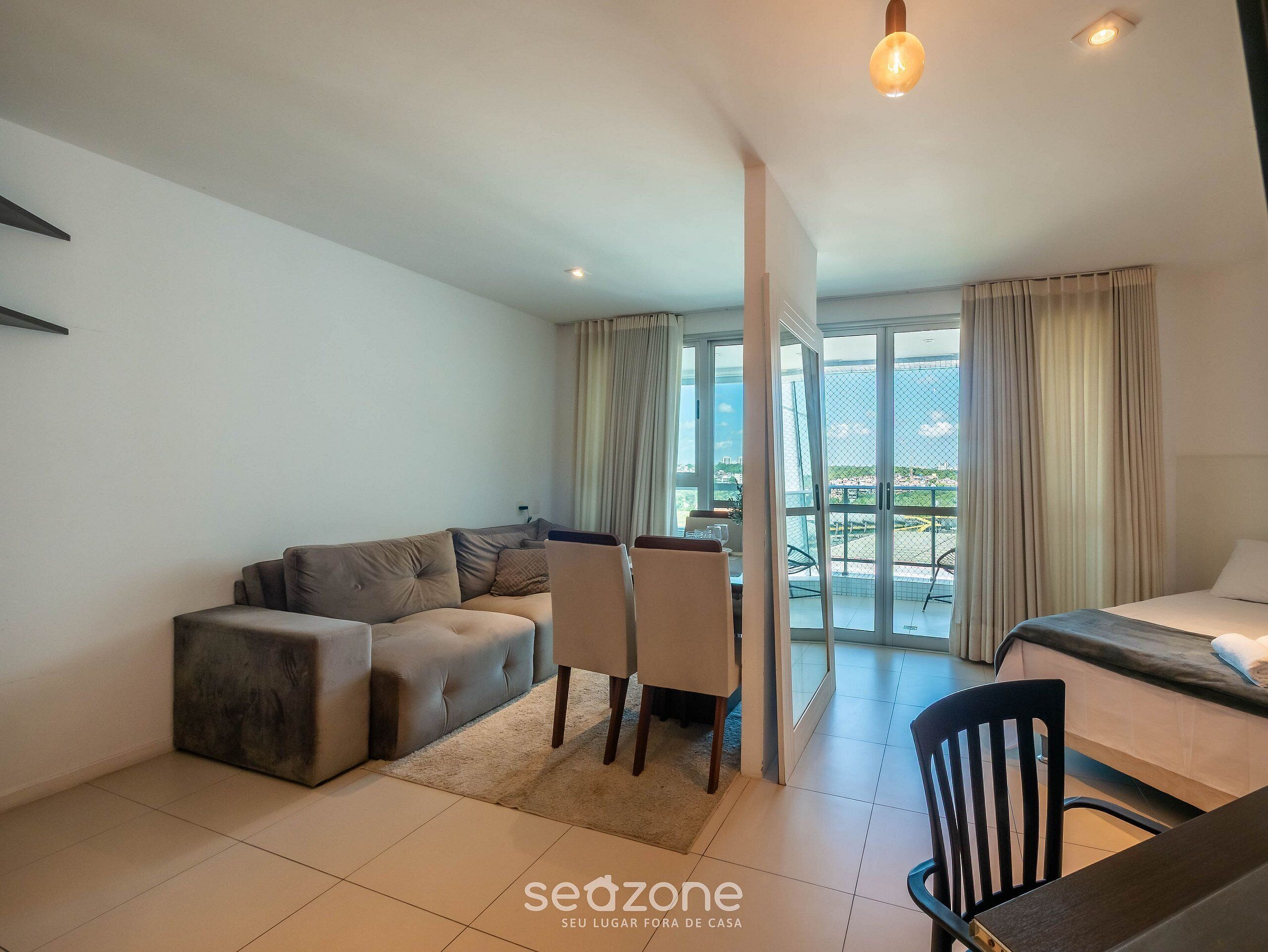 Leilighet – basic | Oppholdsområde | En 32-tommers smart-TV med digitale kanaler