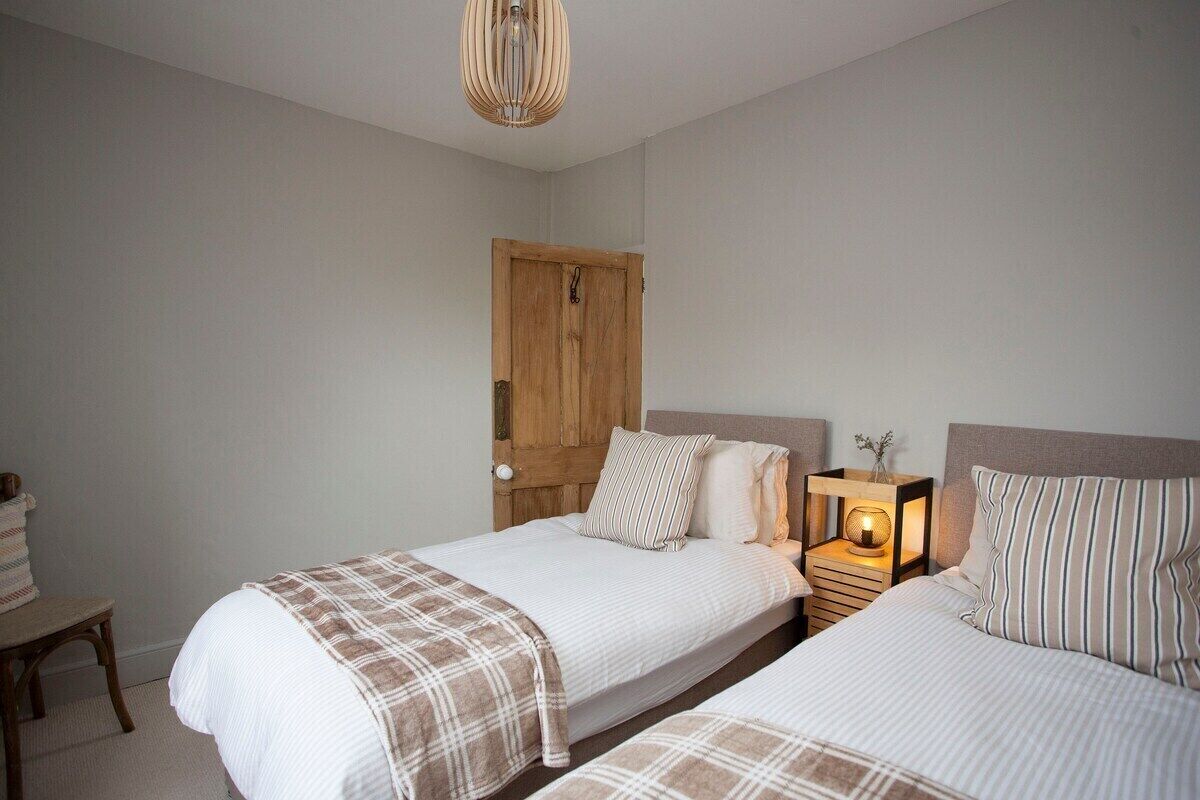 Strykejern/-brett, wi-fi og sengetøy