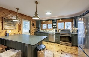 KĂŒhlschrank, Mikrowelle, Ofen, Herdplatte