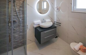 Shower, hair dryer - Amazing apartment in Stara Novalja with heated swimming pool (Stara Novalja)