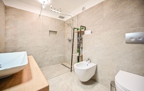Shower, hair dryer - Lovely apartment in Matulji (Matulji)
