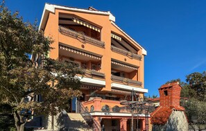 Exterior - Beautiful apartment in Opric with WiFi (Opric)