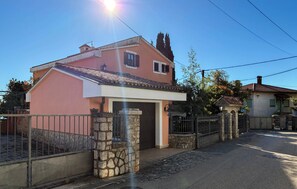 Exterior - Cozy apartment in Opric with house sea view (Opric)