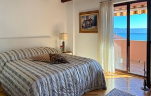 Bügeleisen/Bügelbrett, kostenloses WLAN