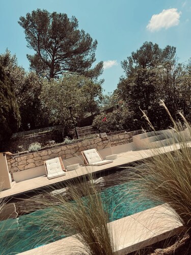 Maison entre ville et garrigue
