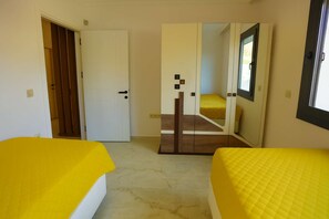 3 bedrooms, desk, iron/ironing board, travel cot - VibaVilla Elite – Private Luxury Villa with Pool and Sea View (kusadasi)