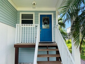 Exterior detail - Naples Canal Beach House (Naples)