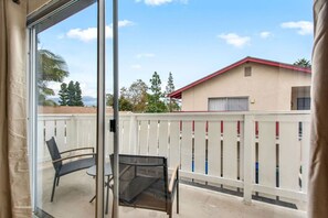 Interior - 1Bed/1Bth | Close To Shopping, Eating, Theme Parks (Santa Ana)