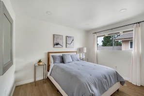 2 bedrooms, desk, iron/ironing board, WiFi - 2Bd/2Bth Close To Shopping | Freeway | Theme Parks (Santa Ana)