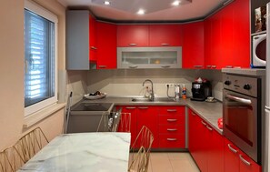 Fridge, stovetop, dishwasher, cookware/dishes/utensils - Gorgeous home in Lovorje (Lovorje)