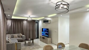 Interior - spacious apartment w/ pool and garden view (Cairo Governorate)