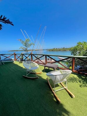 Habitación Confort doble, vistas al mar | Terraza o patio
