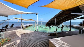 Quầy bar trên bãi biển
