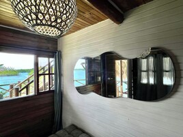 Quarto casal conforto, vista para o oceano