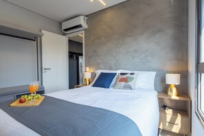 Iron/ironing board, Internet, bed sheets - NEW 2 Bedroom • B.C • Consulate side • 2 min Metro (São Paulo)