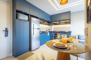 Private kitchen - NEW 2 Bedroom • B.C • Consulate side • 2 min Metro (São Paulo)