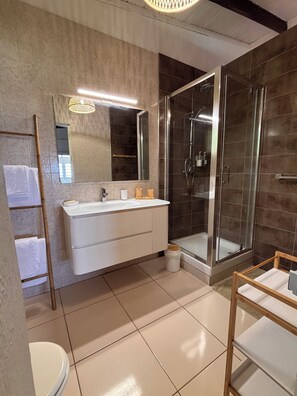 Comfort Double Room, Sea View | Bathroom - Notre Vie Là (Le Robert)