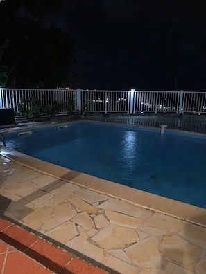 Exterior - Notre Vie Là (Le Robert)