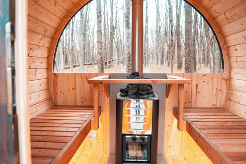 Perfect Pocono Escape Hot Tub Sauna Outdoor TV