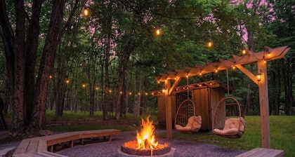 Relaxing Pocono Escape Hot Tub Sauna Outdoor TV