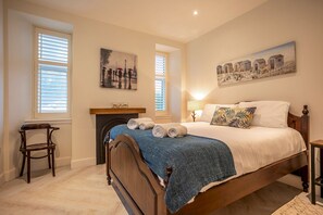 Silitysrauta/-lauta, ilmainen Wi-Fi, vuodevaatteet