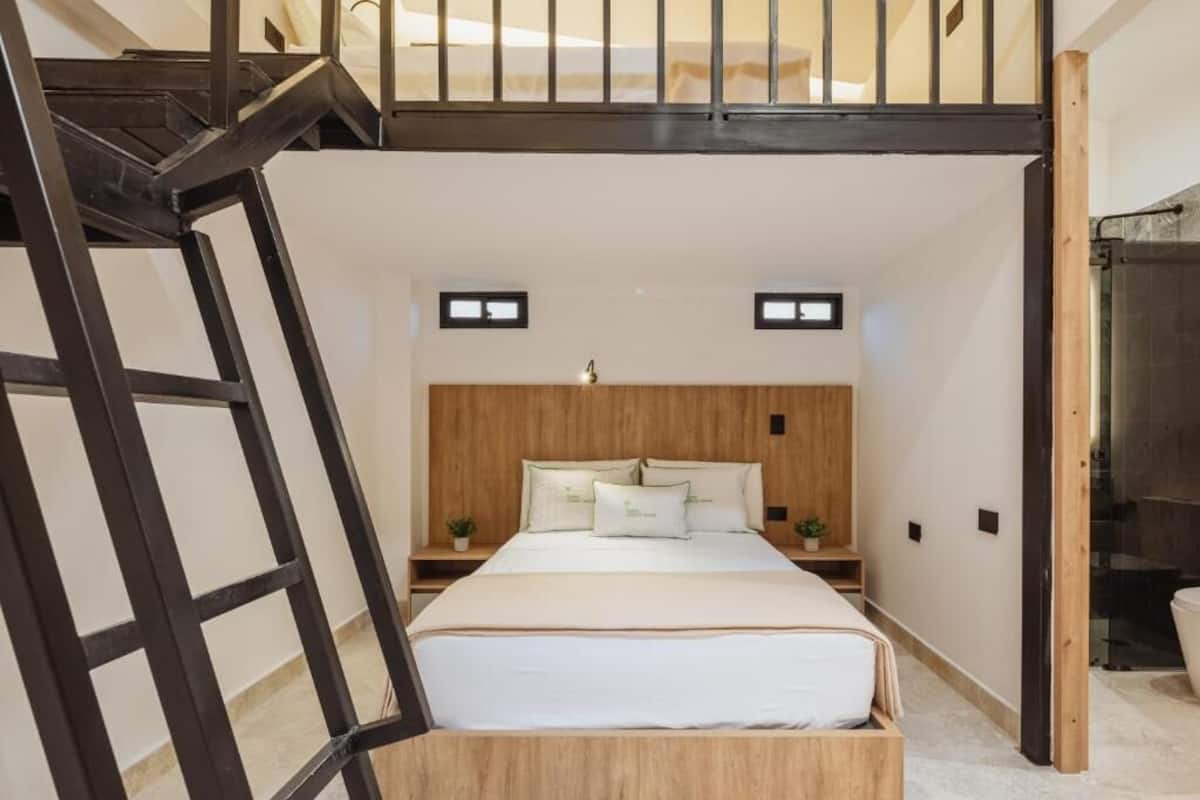 Chambre Quadruple Supérieure | Fer et planche à repasser, Wi-Fi gratuit, draps fournis