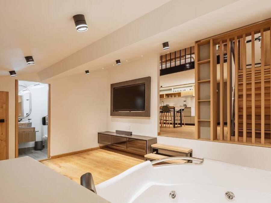 Suite Deluxe, bañera de hidromasaje | Wifi gratis y ropa de cama