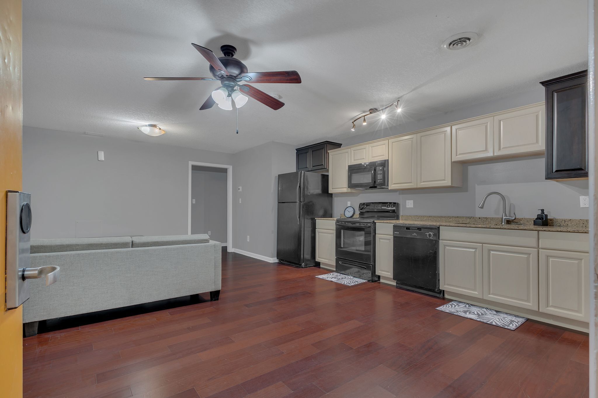 微波炉、烤箱、炉灶、洗碗机