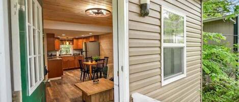 屋外ダイニングエリア