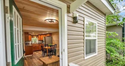 Elements Pocono Cottage | Firepit | Pickleball