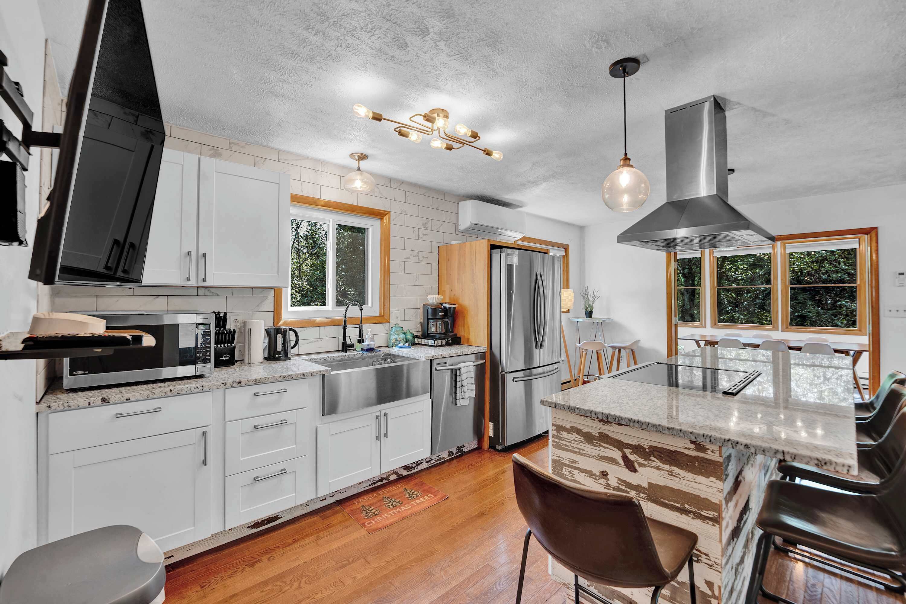 ثلاجة، ميكروويف، فرن، موقد طهي مسطح