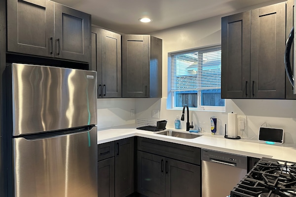 Fridge, microwave, oven, stovetop