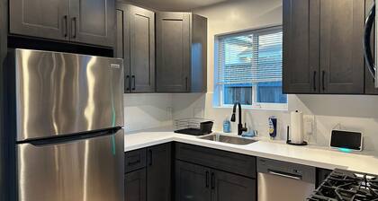 Serene 2-bedroom house in Oakland perfect for your getaway