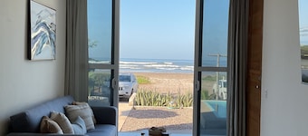 Fabulous oceanfront 2-bedroom condo with AC in Playa Novillero