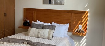 Fabulous oceanfront 2-bedroom condo with AC in Playa Novillero