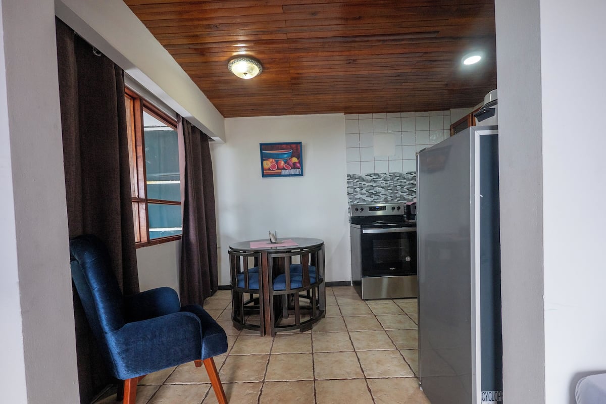 Perhetalo, lanai, osittainen merinäköala | Yksityinen keittiö