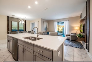House - Luxury 4BR Villa w Pool Near Disney Parks (Davenport)