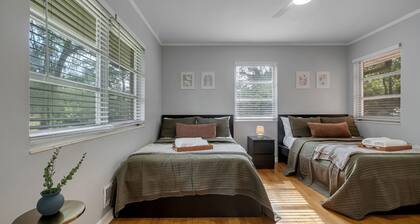 Parkside at San Luis • 8 Beds • 5 Bedrooms • 2 Bathrooms in Hallway