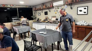 Petit déjeuner buffet compris tous les jours