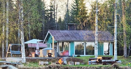 Cozy vacation home right on the lake with sauna and hot tub