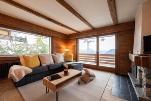 Living area - Cosy 4 bedroom with fireplace, near Medran ski lift (Val de Bagnes)