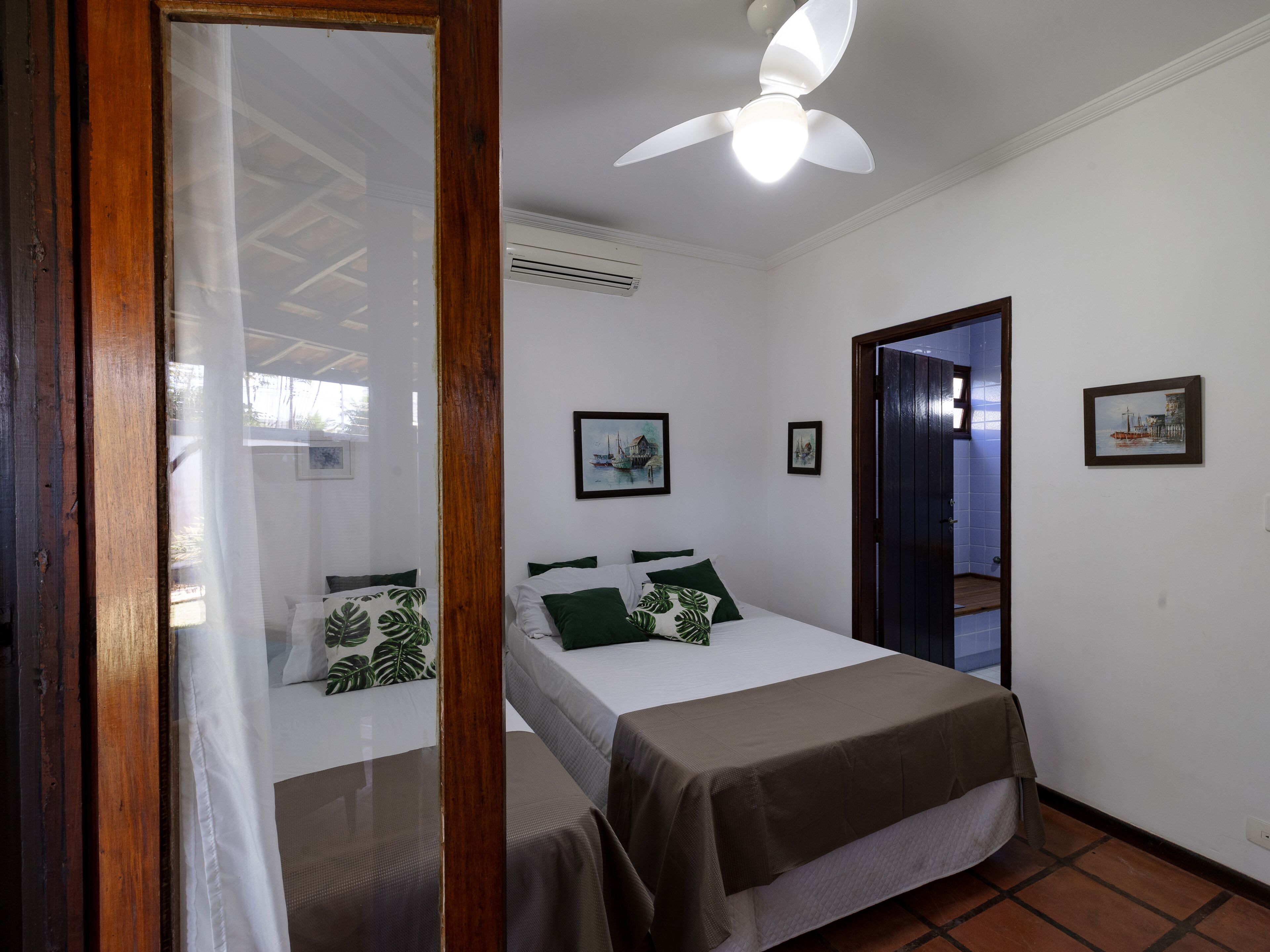 Suite, aria condizionata, vista giardino | Con stile personalizzato, con arredamento individuale, lenzuola