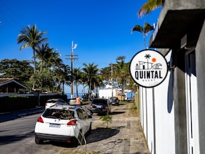Front of property - HOSTEL QUINTAL GUEST - Guarujá (Guarujá)