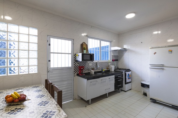 Shared fridge, shared microwave