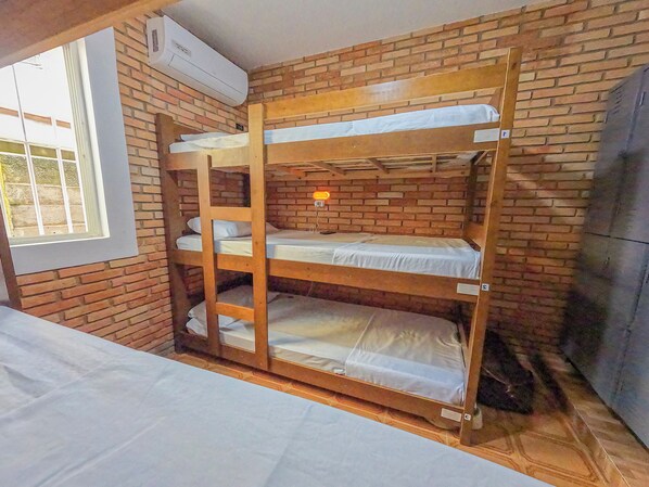 Dormitorio compartido, dormitorio mixto
