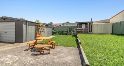 Goulburn Stay with Garden Views & Comfort